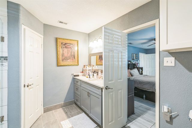 5094 E Mckinney Street, Denton, TX 76208