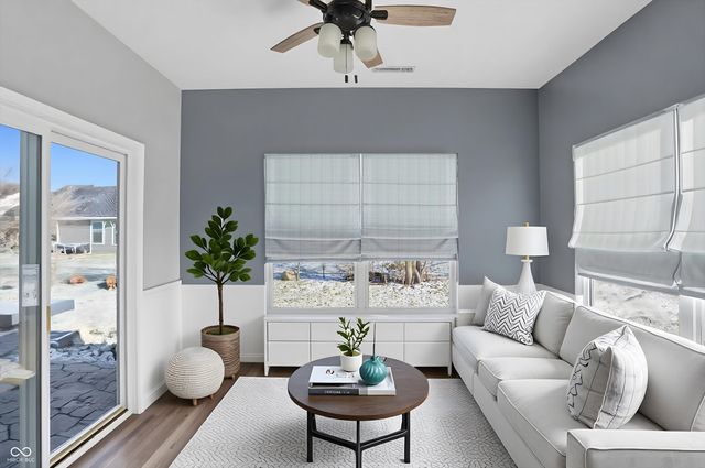 121 Halldale Drive, Whiteland, IN 46184