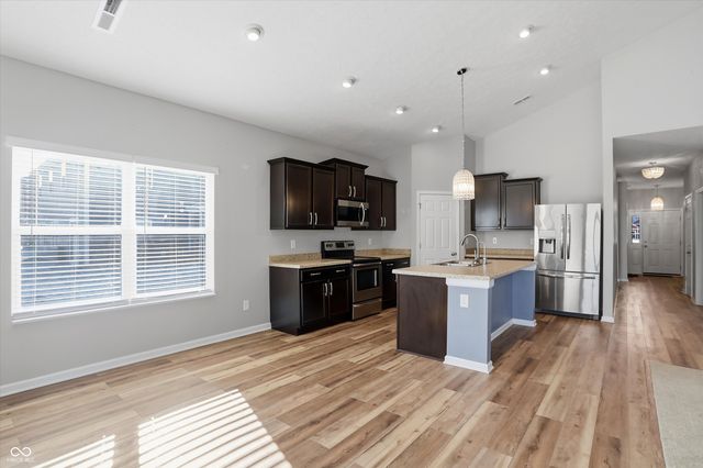 121 Halldale Drive, Whiteland, IN 46184