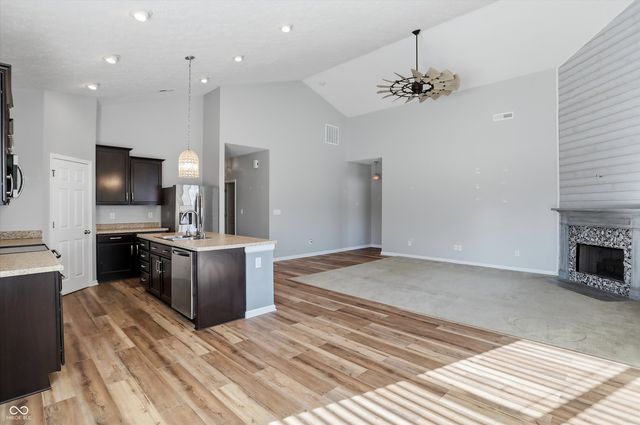 121 Halldale Drive, Whiteland, IN 46184