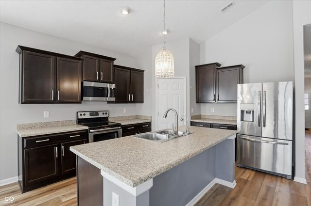 121 Halldale Drive, Whiteland, IN 46184