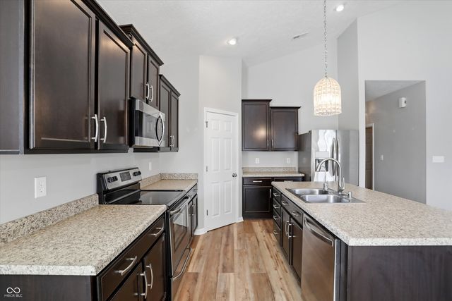 121 Halldale Drive, Whiteland, IN 46184