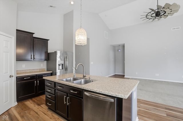 121 Halldale Drive, Whiteland, IN 46184