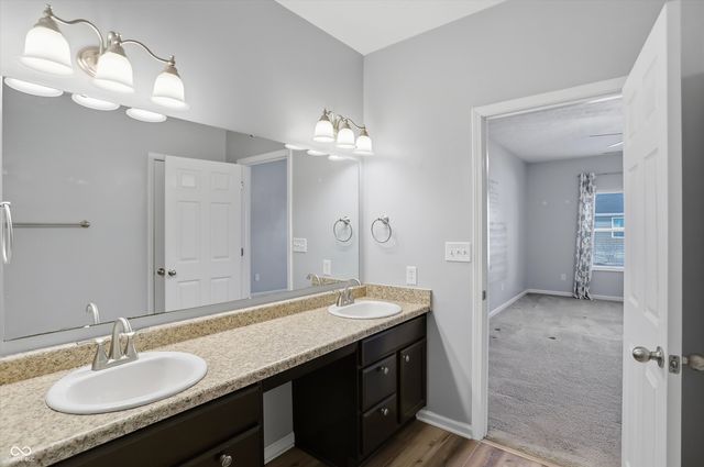 121 Halldale Drive, Whiteland, IN 46184