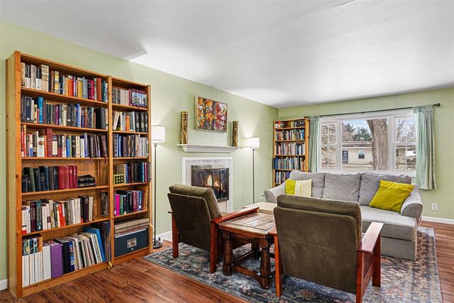 529 Hill Road Court, Marshall, MI 49068