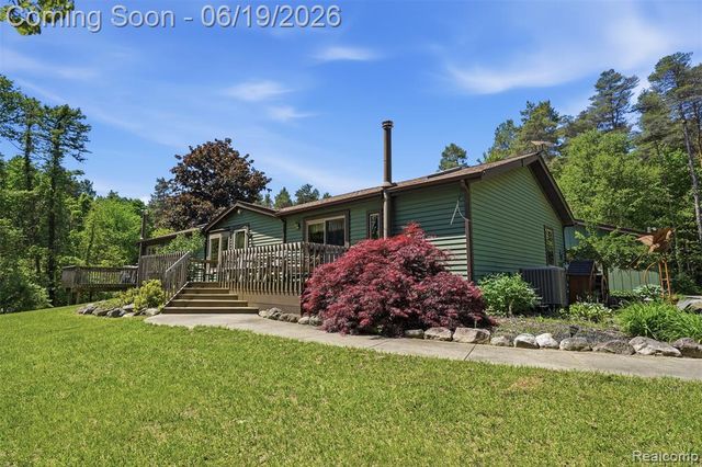 3167 Roods Lake Road, Lapeer, MI 48446