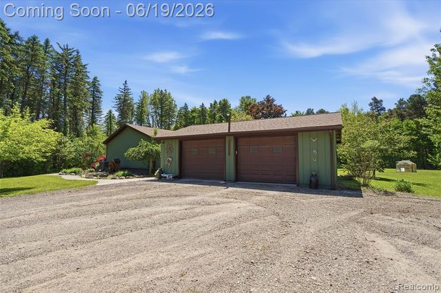 3167 Roods Lake Road, Lapeer, MI 48446