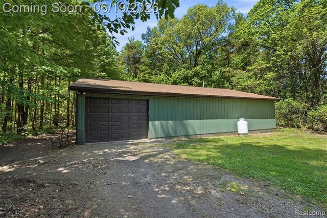 3167 Roods Lake Road, Lapeer, MI 48446