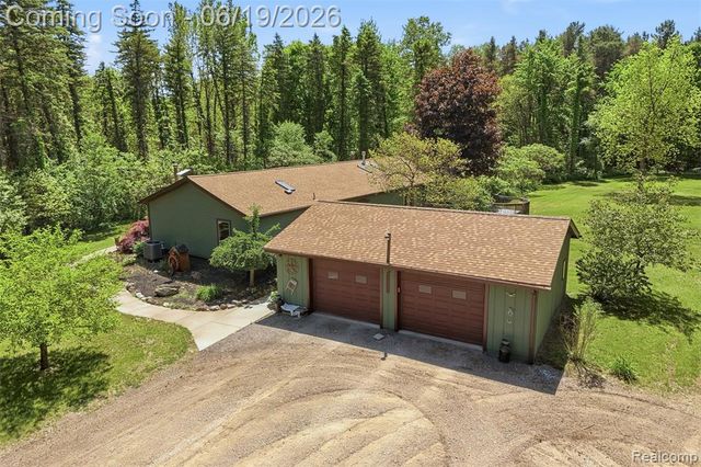 3167 Roods Lake Road, Lapeer, MI 48446