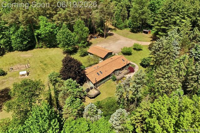 3167 Roods Lake Road, Lapeer, MI 48446