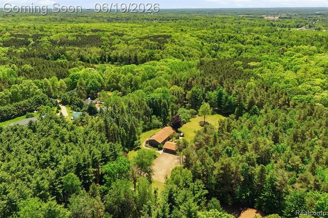 3167 Roods Lake Road, Lapeer, MI 48446