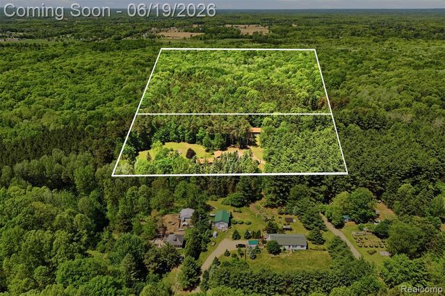 3167 Roods Lake Road, Lapeer, MI 48446