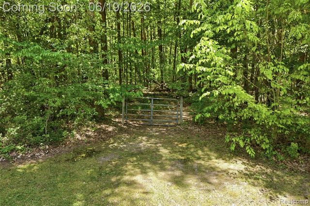 3167 Roods Lake Road, Lapeer, MI 48446