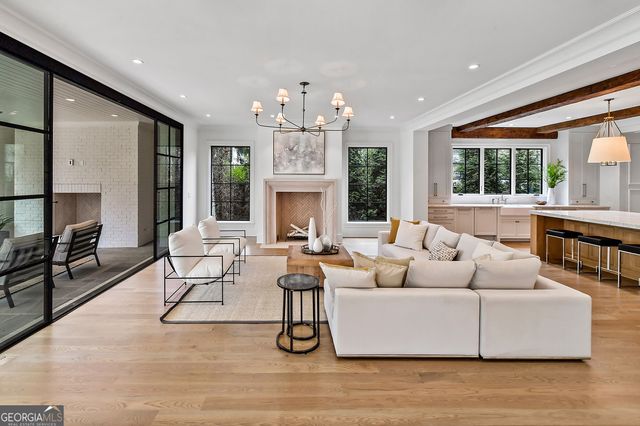 258 Pineland Road NW, Atlanta, GA 30342