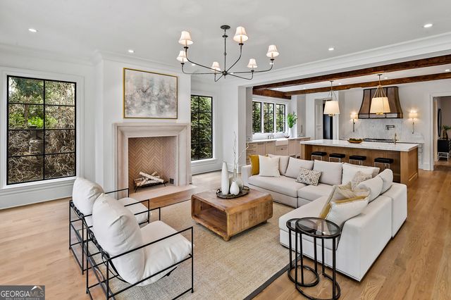 258 Pineland Road NW, Atlanta, GA 30342