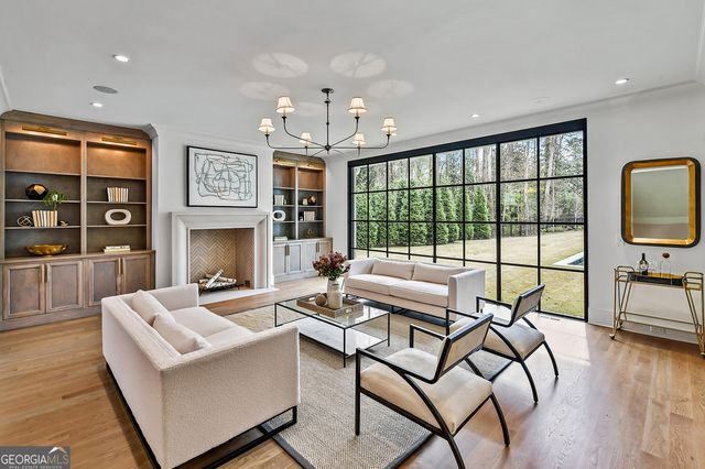 258 Pineland Road NW, Atlanta, GA 30342