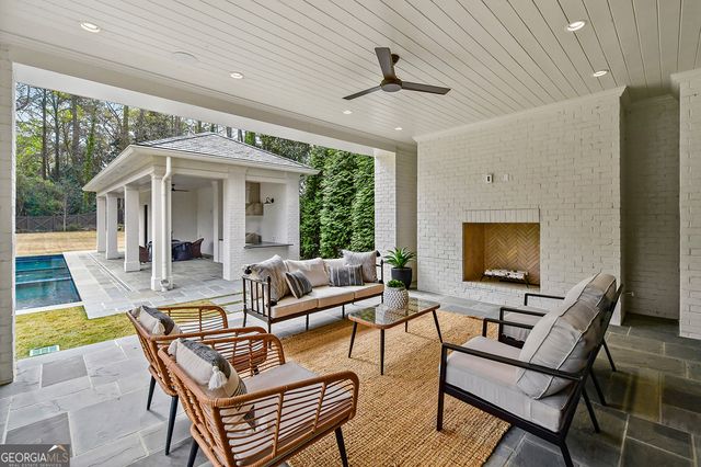 258 Pineland Road NW, Atlanta, GA 30342