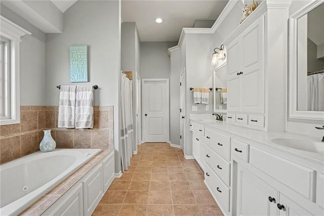 3028 NW 63rd Street, Kansas City, MO 64151