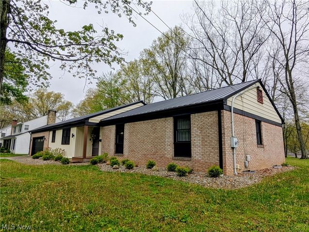 126 Garwood Drive, Canfield, OH 44406