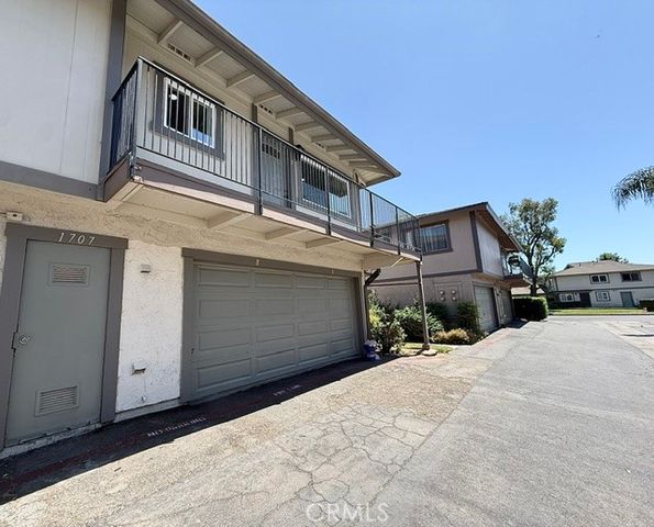 1707 Normandy D, Santa Ana, CA 92705