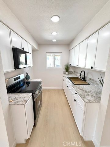 1707 Normandy D, Santa Ana, CA 92705