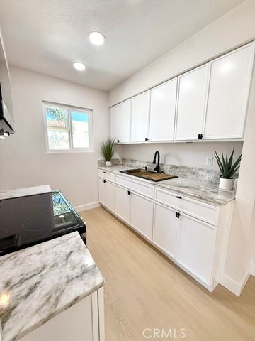 1707 Normandy D, Santa Ana, CA 92705