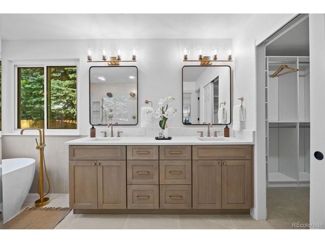 7663 S Grape St, Centennial, CO 80122