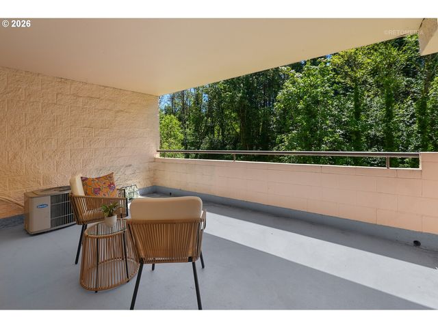6605 W BURNSIDE St 128, Portland, OR 97210