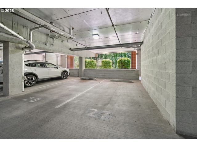 6605 W BURNSIDE St 128, Portland, OR 97210