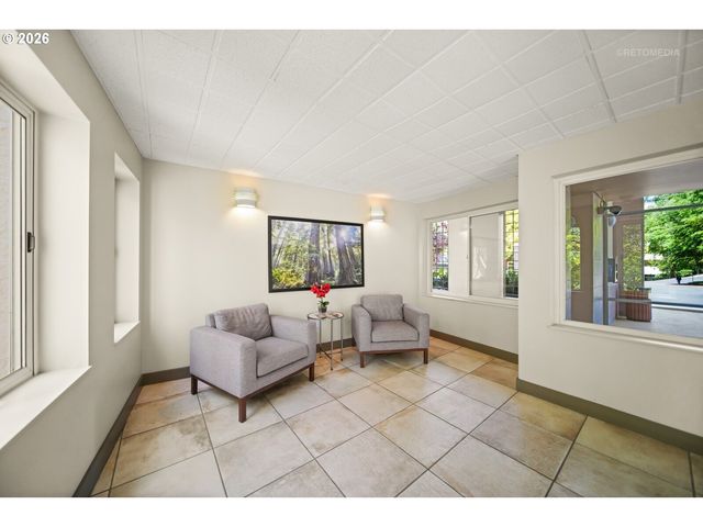 6605 W BURNSIDE St 128, Portland, OR 97210