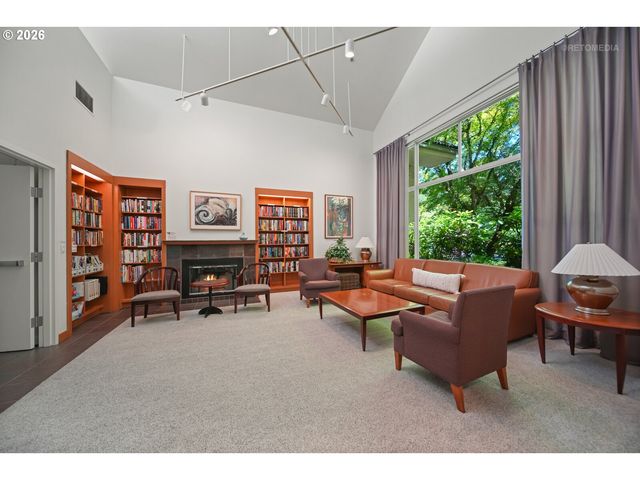 6605 W BURNSIDE St 128, Portland, OR 97210