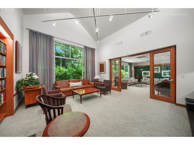 6605 W BURNSIDE St 128, Portland, OR 97210