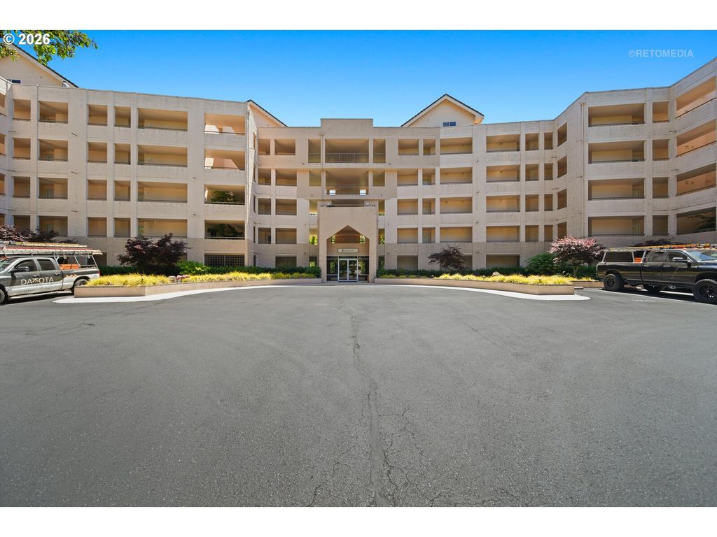 6605 W BURNSIDE St 128, Portland, OR 97210