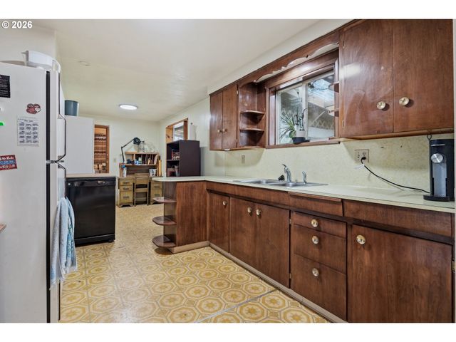 5291 10TH St Se, Salem, OR 97306