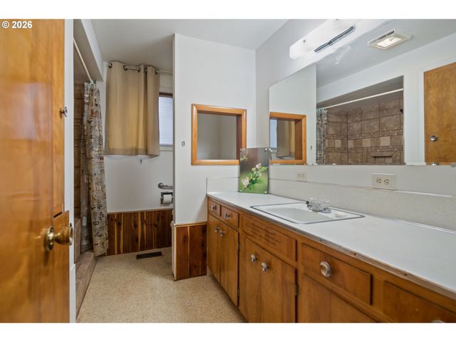 5291 10TH St Se, Salem, OR 97306