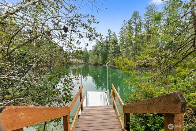 2832 Fishtrap Loop NE, Olympia, WA 98506