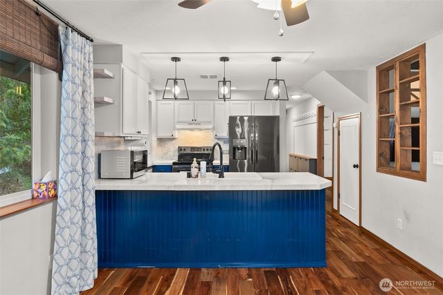 2832 Fishtrap Loop NE, Olympia, WA 98506