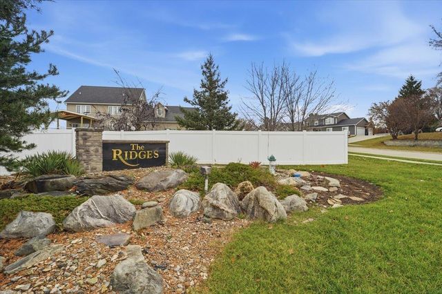 2706 Country Meadow Lane, Cedar Falls, IA 50613