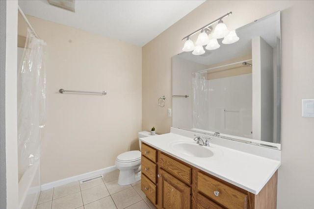 2706 Country Meadow Lane, Cedar Falls, IA 50613