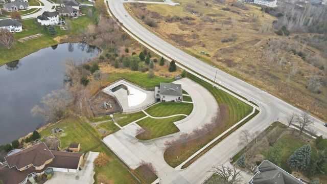 2706 Country Meadow Lane, Cedar Falls, IA 50613