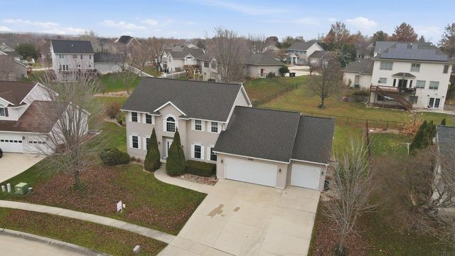 2706 Country Meadow Lane, Cedar Falls, IA 50613