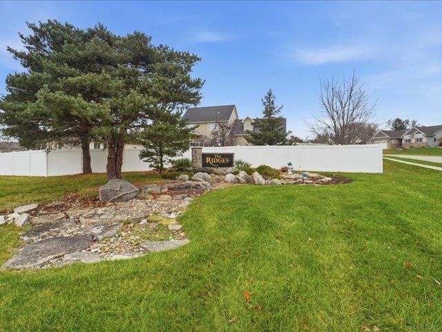 2706 Country Meadow Lane, Cedar Falls, IA 50613