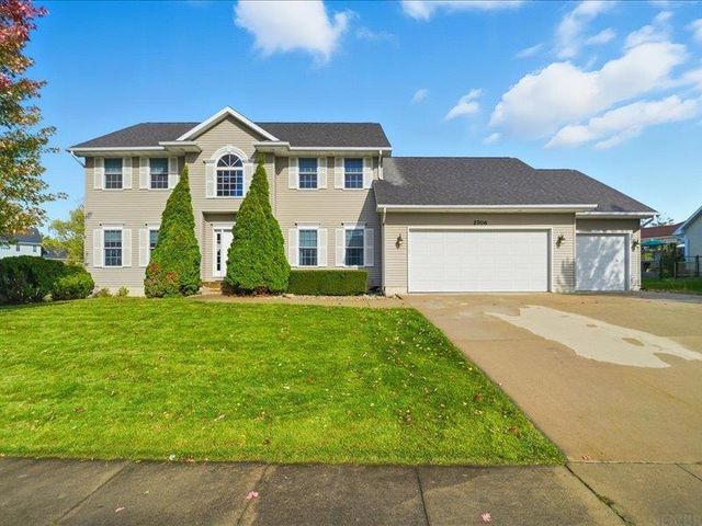 2706 Country Meadow Lane, Cedar Falls, IA 50613