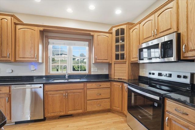 2706 Country Meadow Lane, Cedar Falls, IA 50613