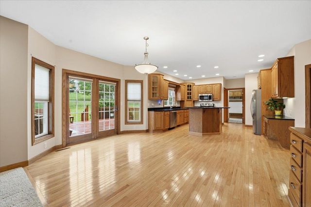 2706 Country Meadow Lane, Cedar Falls, IA 50613