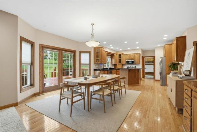 2706 Country Meadow Lane, Cedar Falls, IA 50613