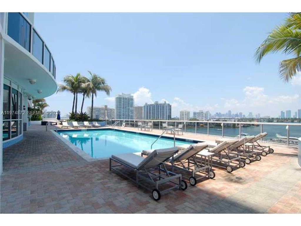 1800 SUNSET HARBOUR DR 811, Miami Beach, FL 33139