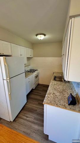 202 12th Street 1, Palisades Park, NJ 07650