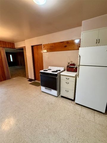 5616 E LAKE Road, Erie, PA 16511