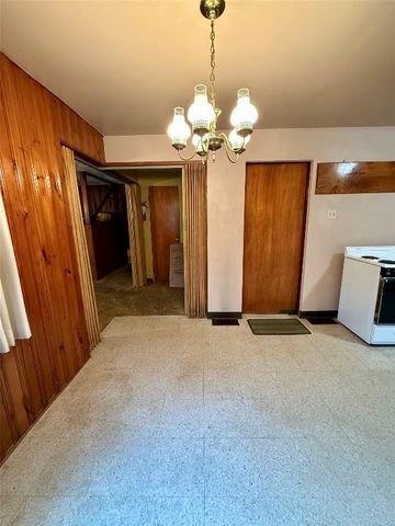 5616 E LAKE Road, Erie, PA 16511